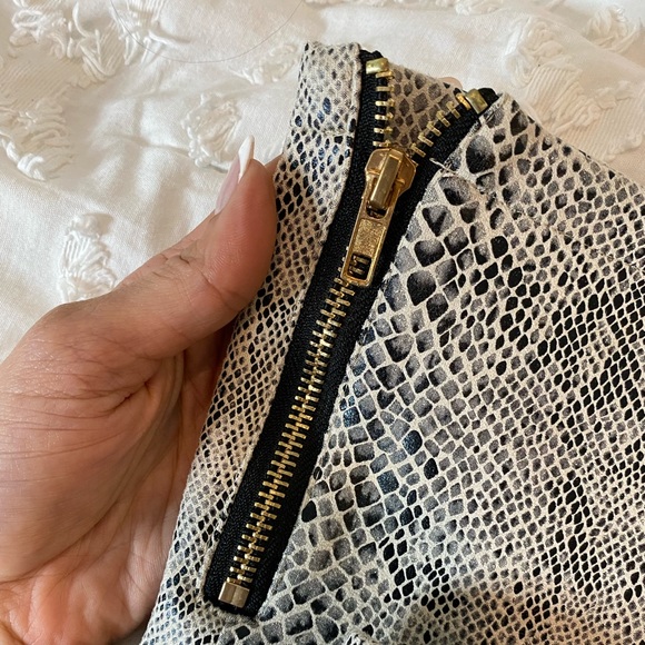 BEGINNING BOUTIQUE SNAKESKIN PANTS - Picture 4 of 5